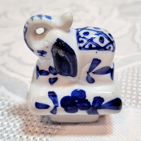 Decorative miniature elephant tea pot - Picture 9 of 12